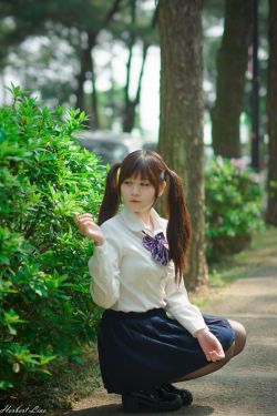 咬住红肿的花蒂猛吸